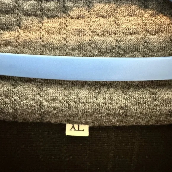 Men’s long sleeve sweater with lining - Picture 3 of 3